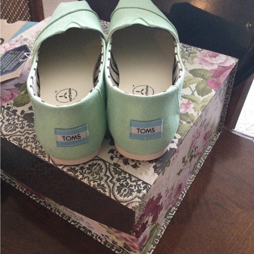 Toms Alpargata Pastel Green Heritage Canvas Slip-Ons Size 9W. NWT - Picture 2 of 5